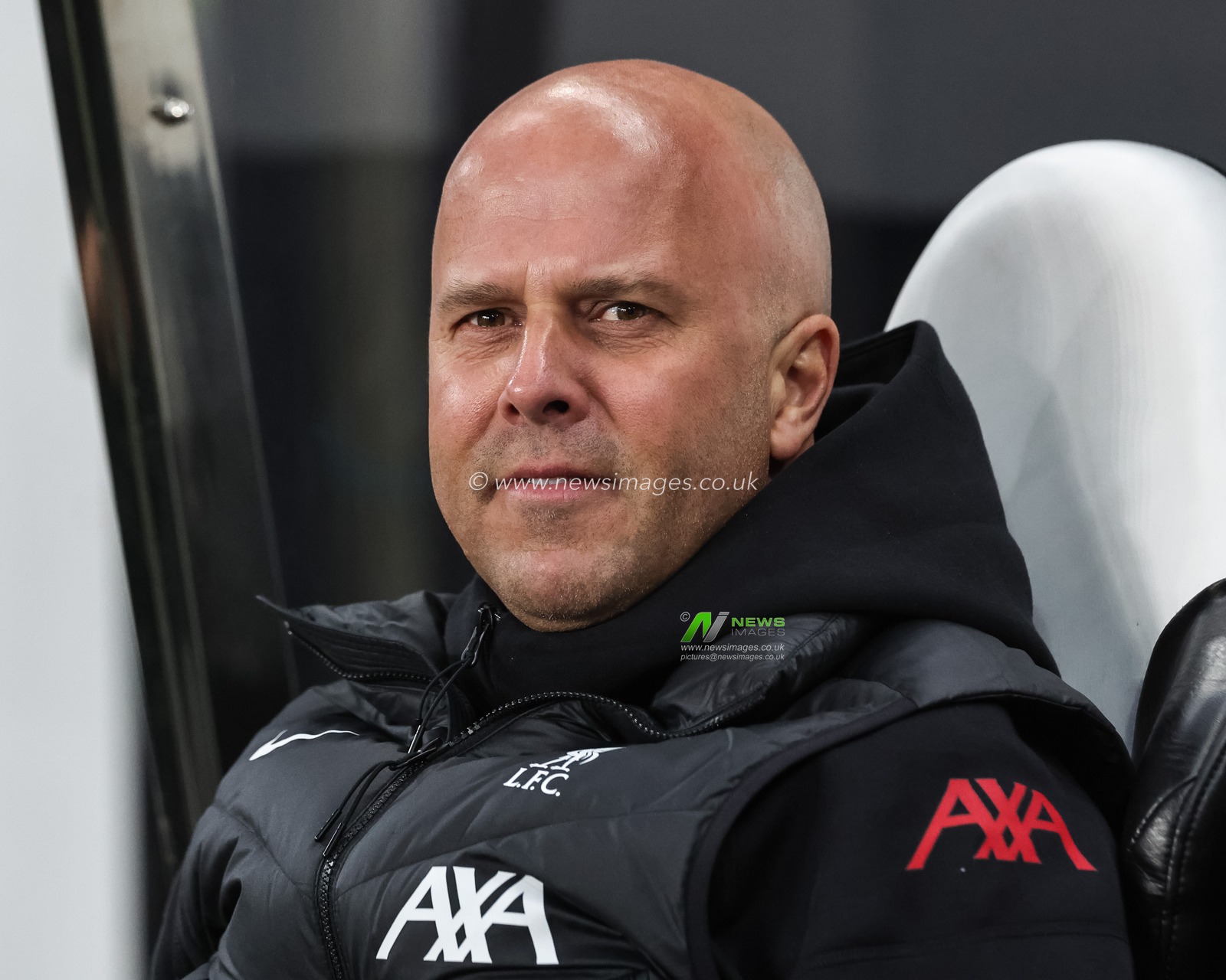 Arne Slot manager of Liverpool during the Premier League match Newcastle United vs Liverpool at St. James' Park, Newcastle, United Kingdom, 4th December 2024

(Photo by Mark Cosgrove/News Images)