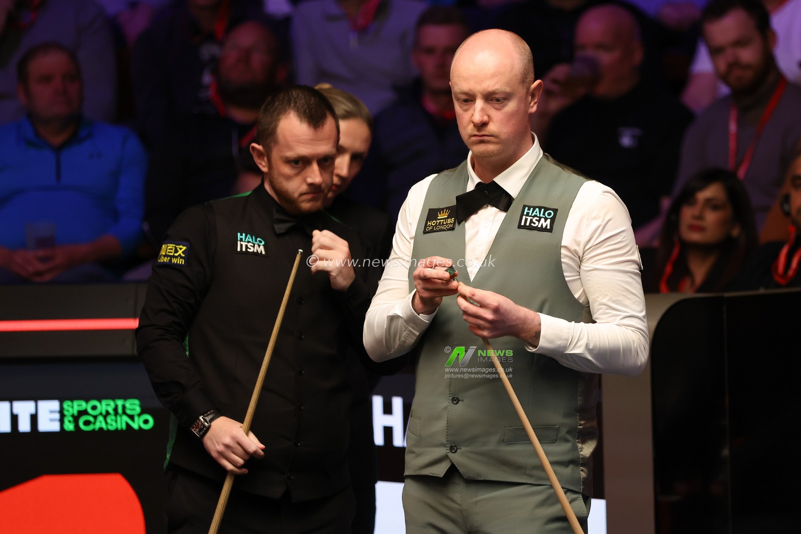 Chris Wakelin and Mark Allen during the 2025 Halo World Snooker Championship at Crucible Theatre, Sheffield, United Kingdom, 25th April 2025

(Photo by Alex Roebuck/News Images)