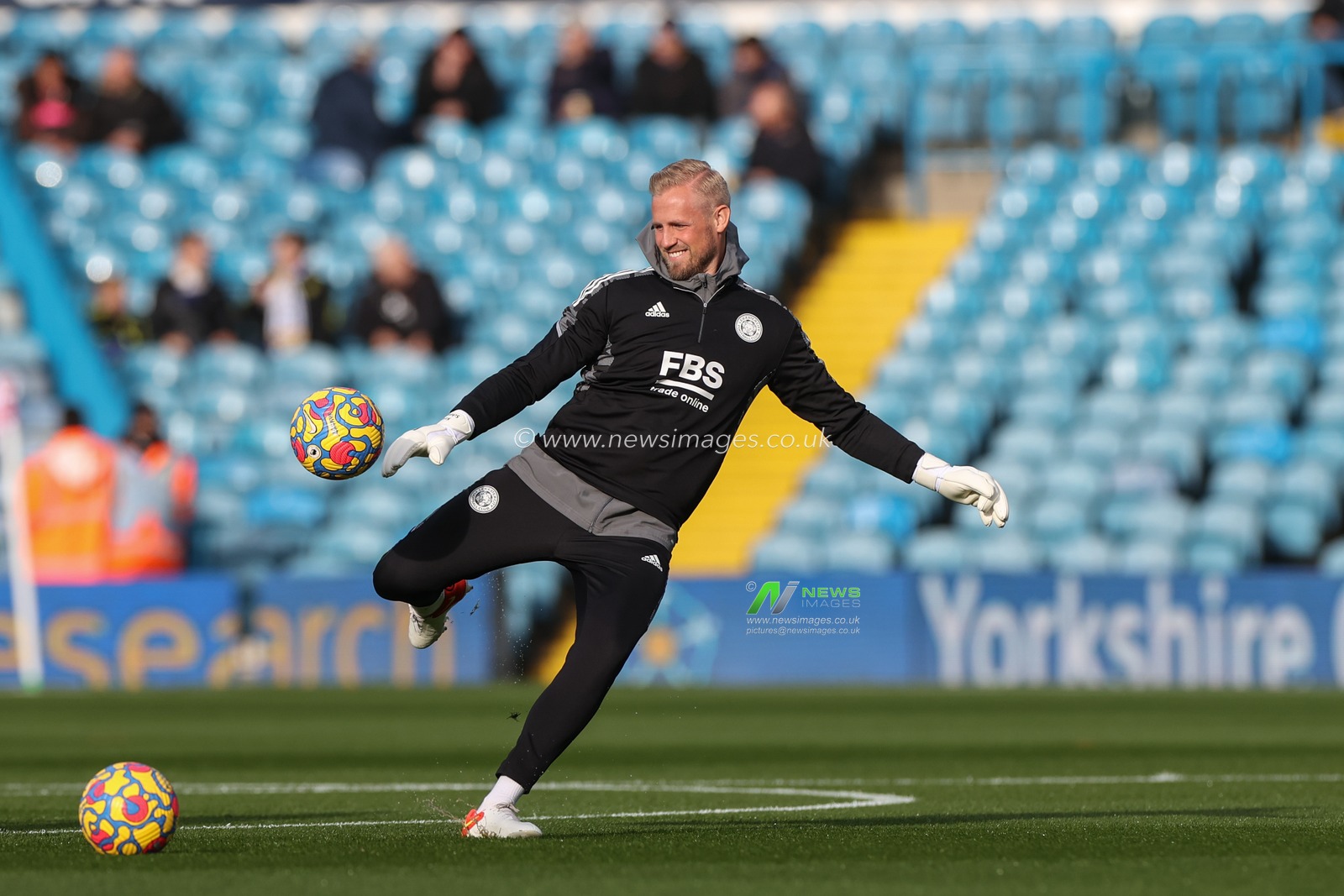 Kasper Schmeichel #1 of Leicester City during the pre-game warmup