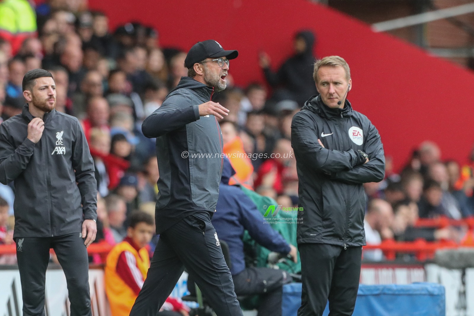 28th September 2019, Bramall Lane, Sheffield, England; Premier League, Sheffield United v Liverpool : Jurgen Klopp manager of Liverpool reacts as Jordan Henderson (14) of Liverpool lays injured on the pitch 

Credit: Mark Cosgrove/News Images