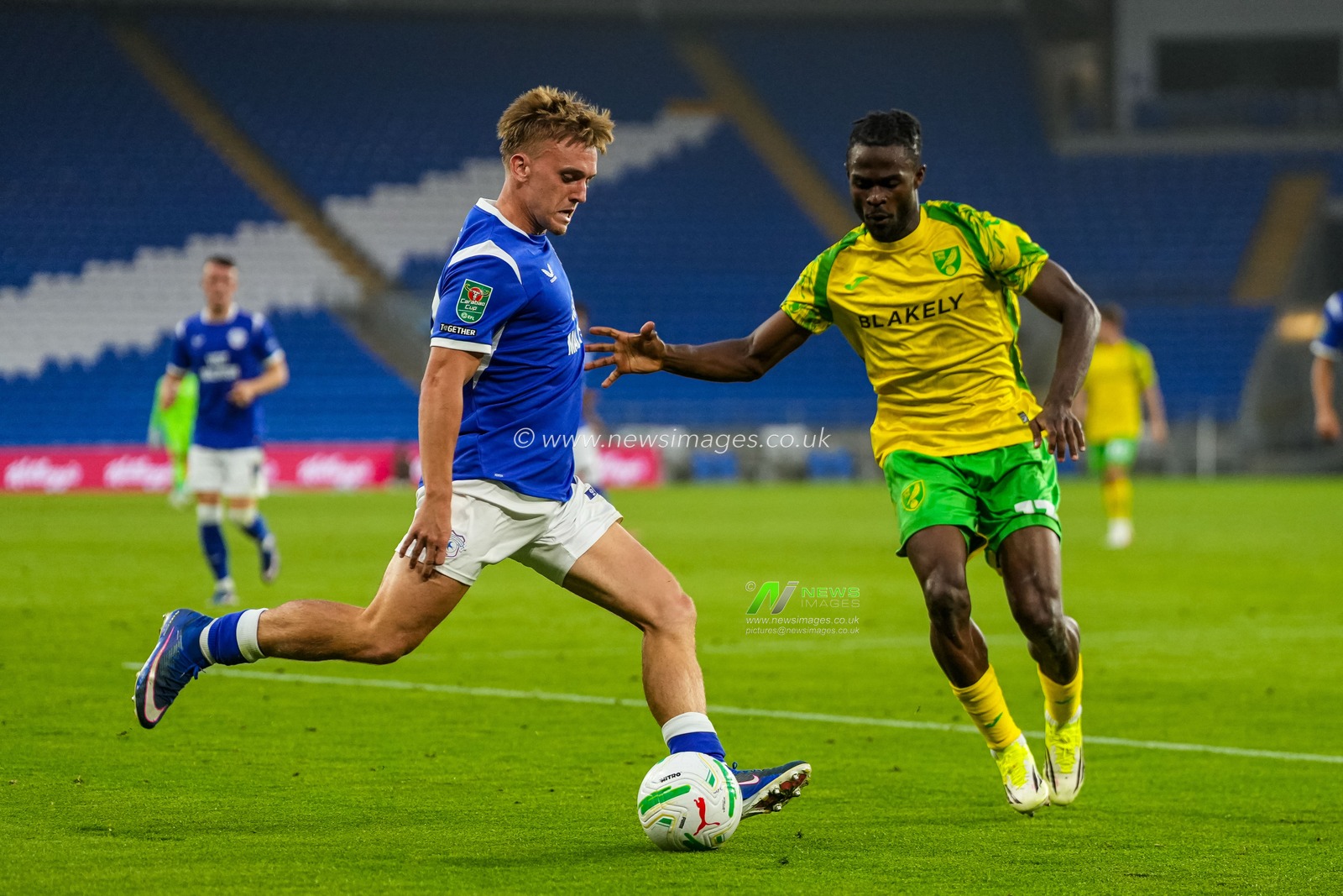 Isaak Davies of Cardiff City crosses the ball during the Carabao Cup round 2 match Cardiff City vs Norwich City at Cardiff City Stadium, Cardiff, United Kingdom on 25 August 2026

(Photo by Andrew Lewis/News Images)