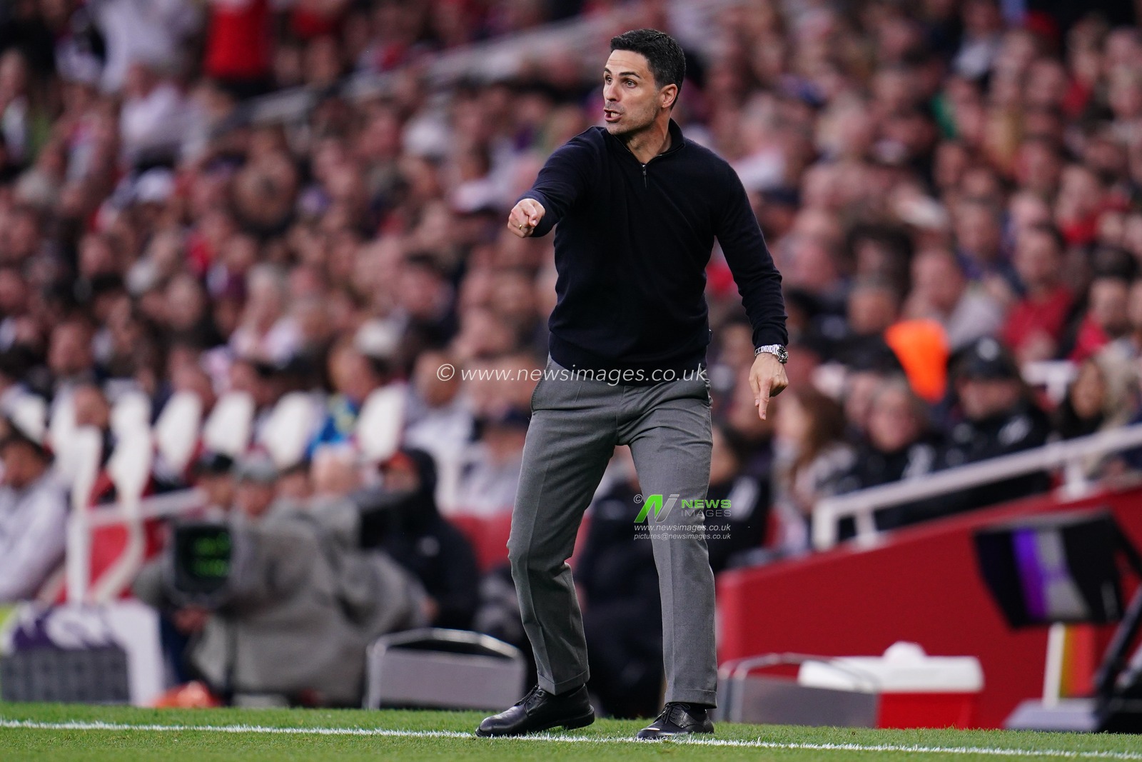 Mikel Arteta manager of Arsenal giving instructions out to his players during the Premier League match Arsenal vs Fulham at Emirates, London, United Kingdom on 02 May 2026

(Photo by Harvey Murphy/News Images)