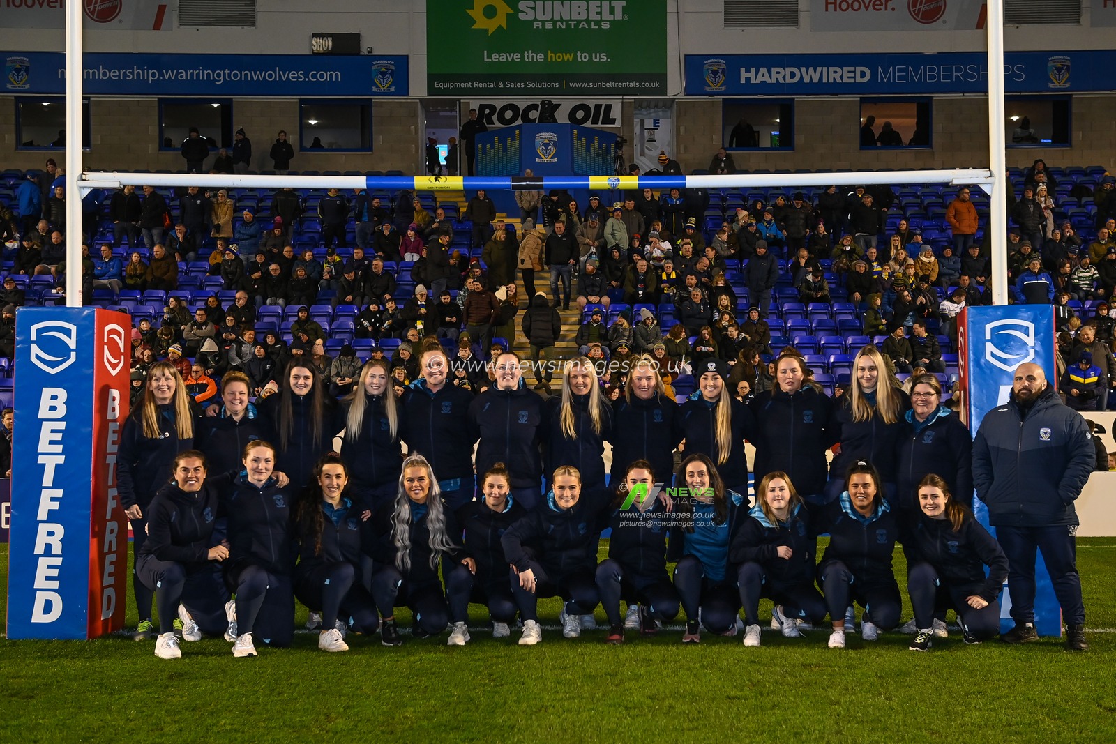 Warrington wolves women during the Betfred Super League Round 3 match Warrington Wolves vs Salford Red Devils at Halliwell Jones Stadium, Warrington, United Kingdom, 2nd March 2023

(Photo by Craig Thomas/News Images)