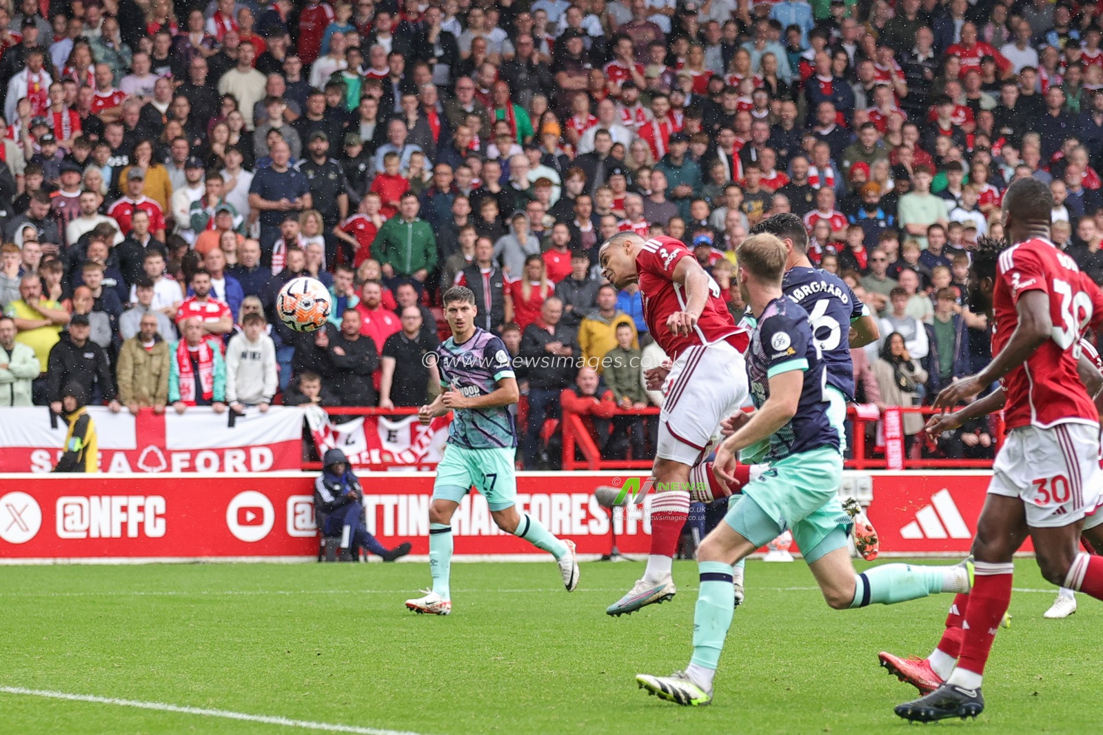 Christian NÃ¸rgaard #6 of Brentford scores a goal to make it 0-1 during the Premier League match Nottingham Forest vs Brentford at City Ground, Nottingham, United Kingdom, 1st October 2023

(Photo by Mark Cosgrove/News Images)