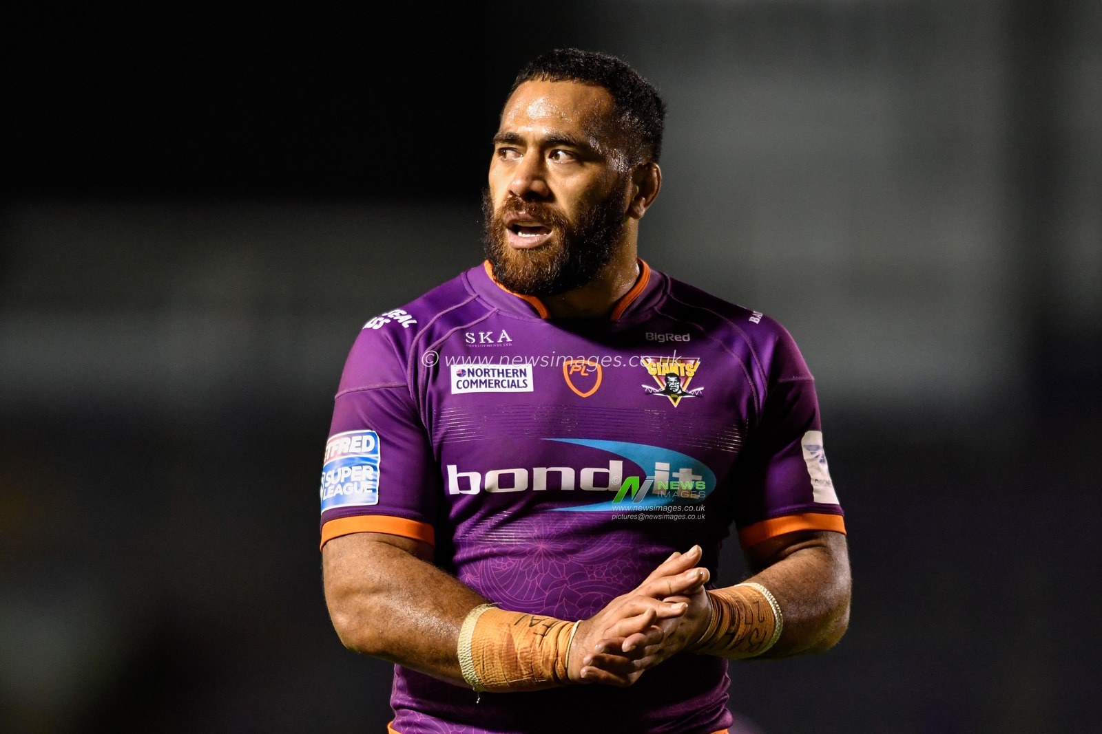 Suaia Matagi (10) of Huddersfield Giants in action during the game