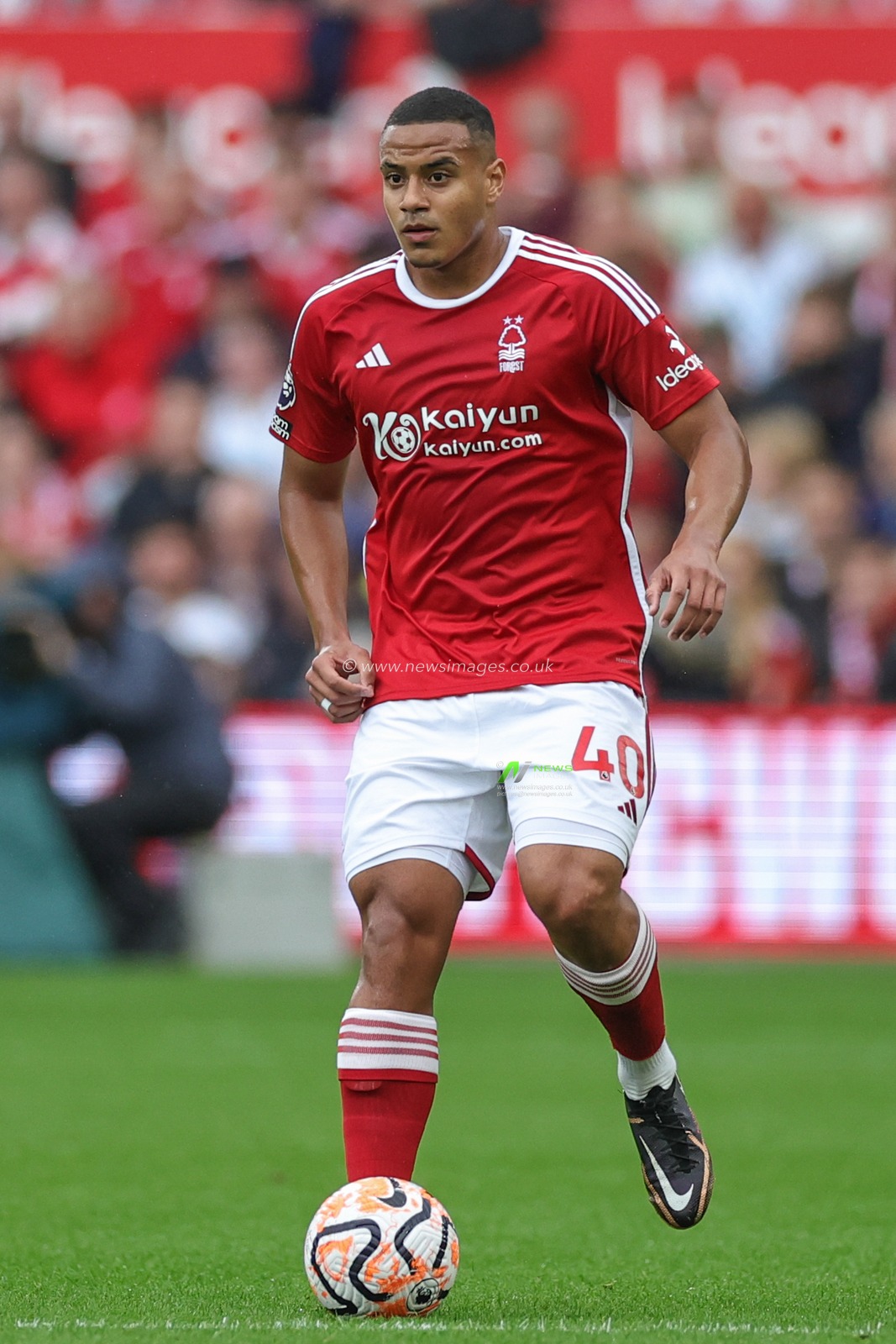 Murillo #40 of Nottingham Forest in action during the Premier League match Nottingham Forest vs Brentford at City Ground, Nottingham, United Kingdom, 1st October 2023

(Photo by Mark Cosgrove/News Images)