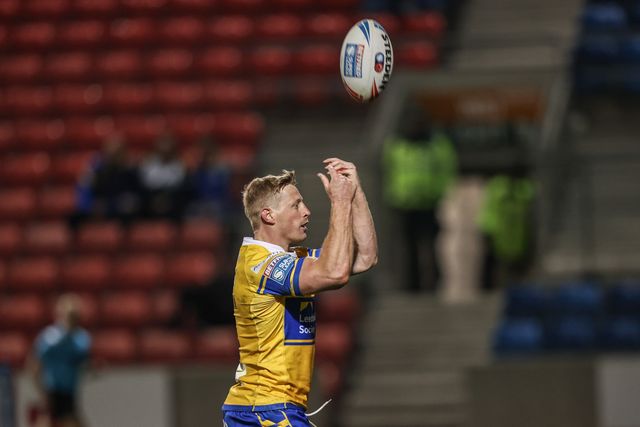 Lachlan Miller of Leeds Rhinos celebrates his try during the Betfred Super League match Salford Red Devils vs Leeds Rhinos at Salford Community Stadium, Eccles, United Kingdom, 10th April 2025

(Photo by Alfie Cosgrove/News Images)