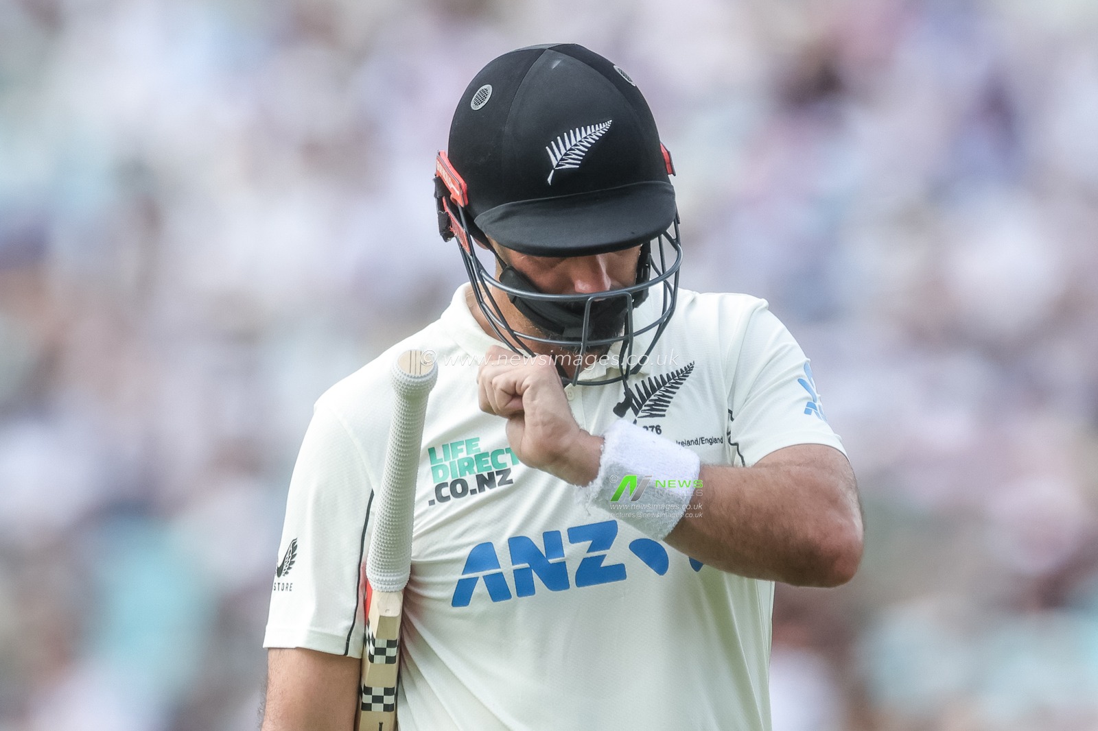 Daryl Mitchell of New Zealand leaves the field of play after being dismissed during the 2nd Rothesay Test Match Day 1 match England vs New Zealand at The Kia Oval, London, United Kingdom on 17 June 2026

(Photo by Mark Cosgrove/News Images)