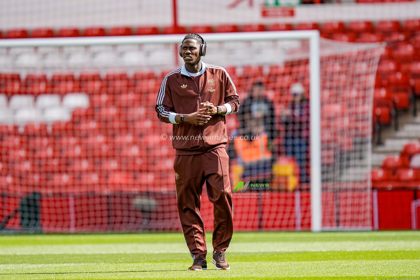 Amadou Onana of Aston Villa inspects the pitch prior to kick off during the Premier League match Nottingham Forest vs Aston Villa at City Ground, Nottingham, United Kingdom on 12 April 2026

(Photo by Maynard Manyowa/News Images)