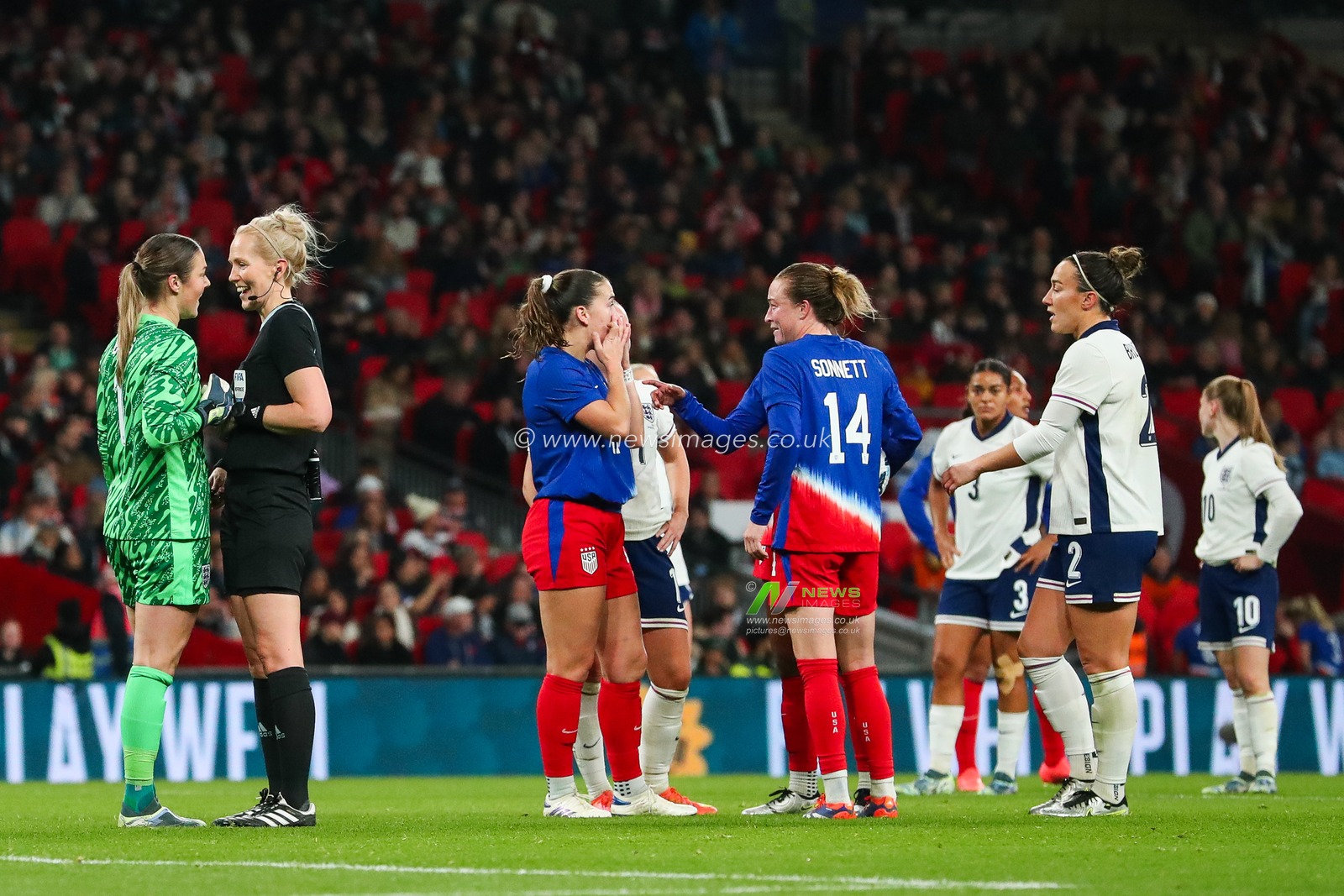 Mary Earps of England speaks to Referee Lina Lehtovvara during the Women's International Friendly match England vs United States at Wembley Stadium, London, United Kingdom, 30th November 2024

(Photo by Izzy Poles/News Images)