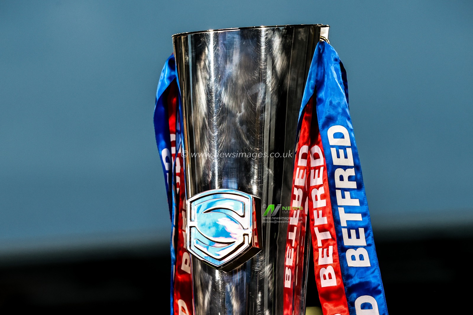 The Betfred Super League Grand Final Trophy during the Betfred Super League play-off Eliminator 1 match Leeds Rhinos vs St Helens at Headingley Stadium, Leeds, United Kingdom, 27th September 2025

(Photo by Alfie Cosgrove/News Images)