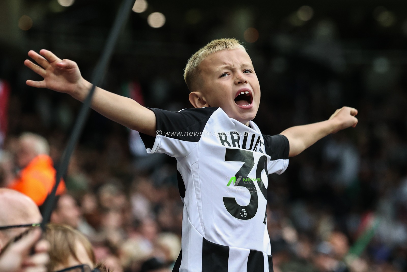 A young Newcastle United fan during the Premier League match Newcastle United vs Tottenham Hotspur at St. James's Park, Newcastle, United Kingdom, 1st September 2024

(Photo by Mark Cosgrove/News Images)