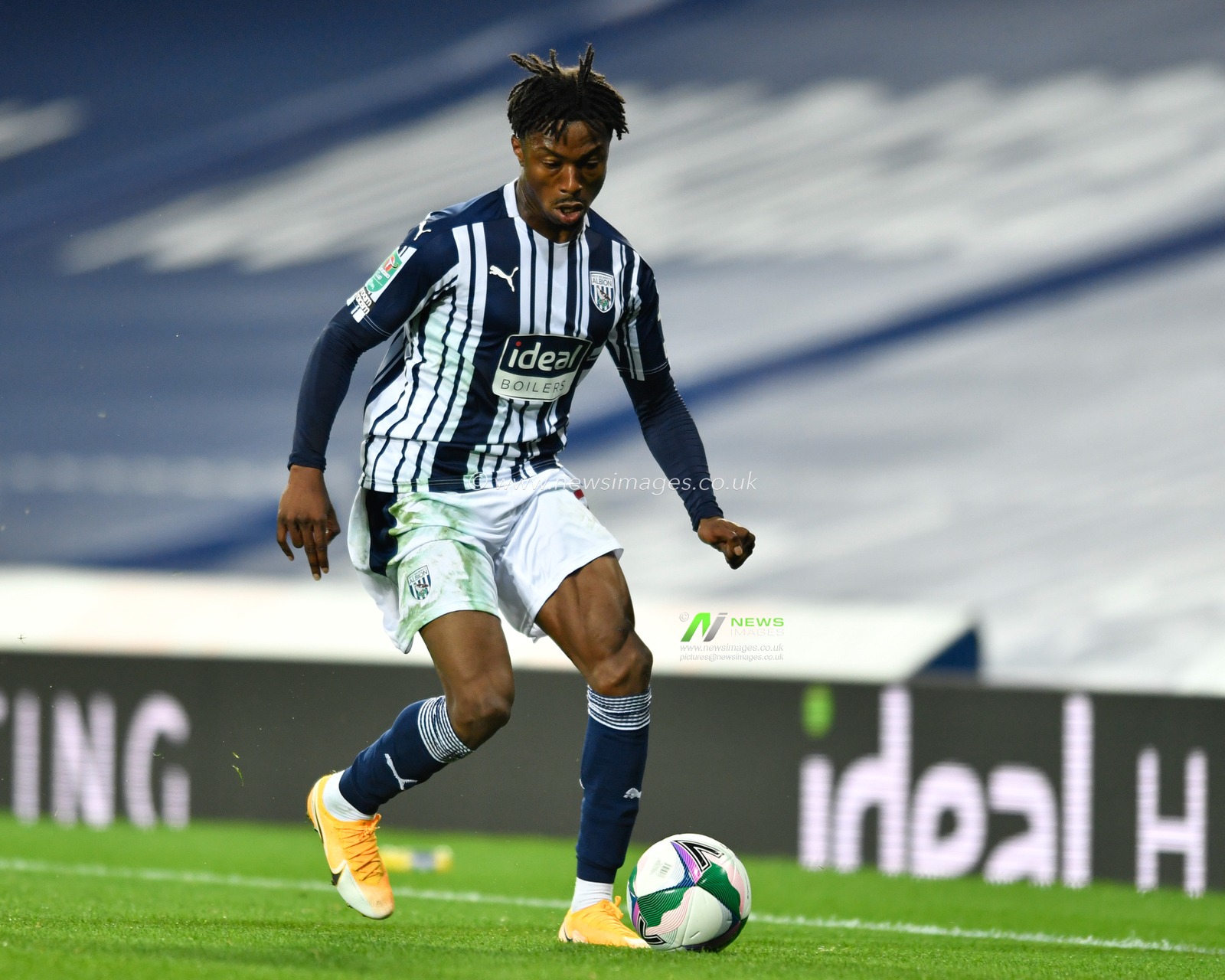 Kyle Edwards (21) of West Bromwich Albion with the ball