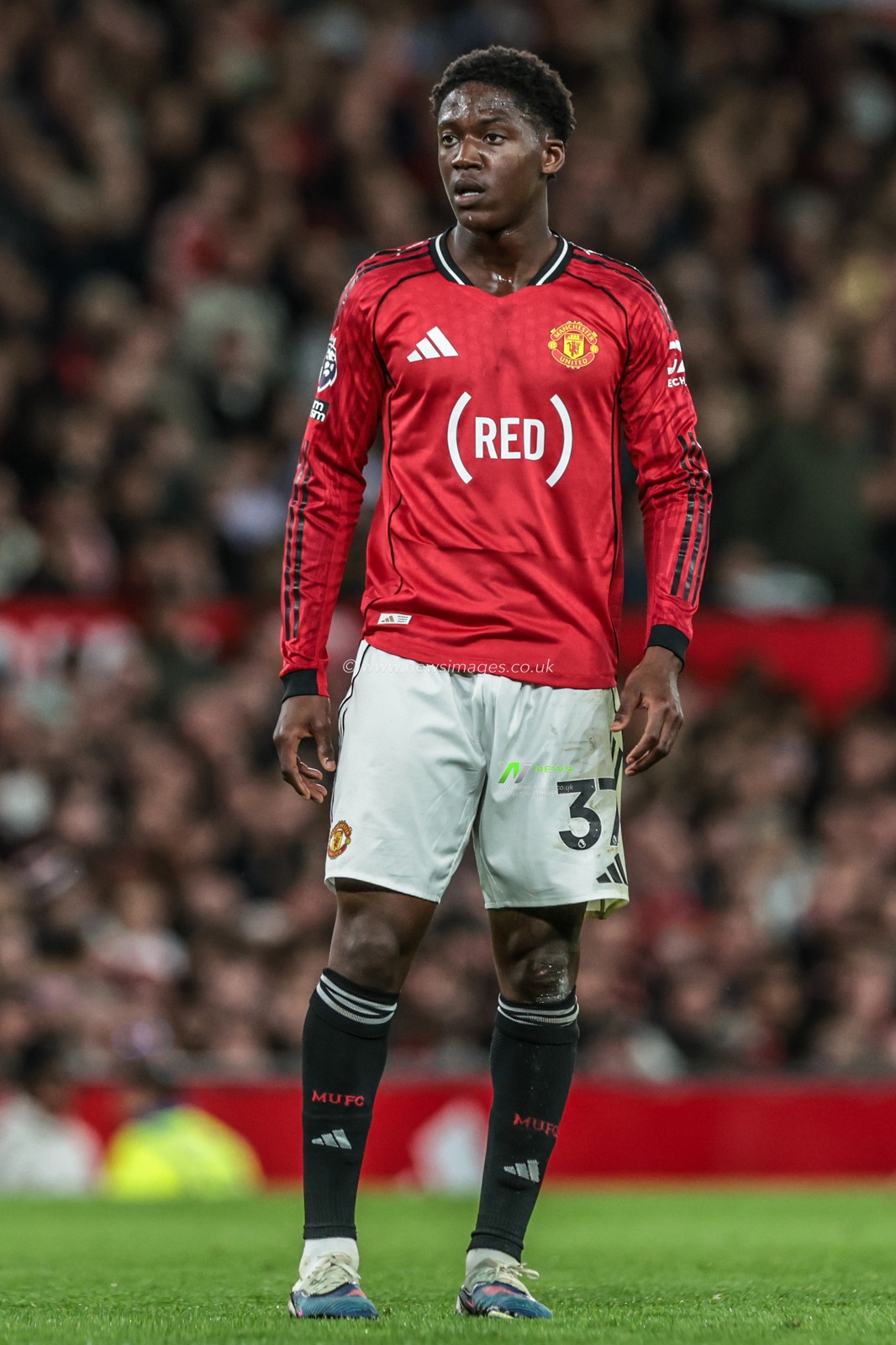 Kobbie Mainoo of Manchester United during the Premier League match Manchester United vs Brentford at Old Trafford, Manchester, United Kingdom on 27 April 2026

(Photo by Mark Cosgrove/News Images)