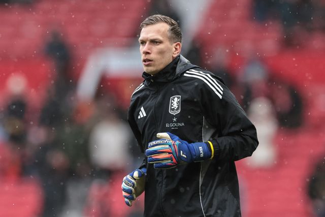 Aston Villa goalkeeper Marco Bizot in the pregame warmup session during the Premier League match Manchester United vs Aston Villa at Old Trafford, Manchester, United Kingdom on 15 March 2026

(Photo by Mark Cosgrove/News Images)