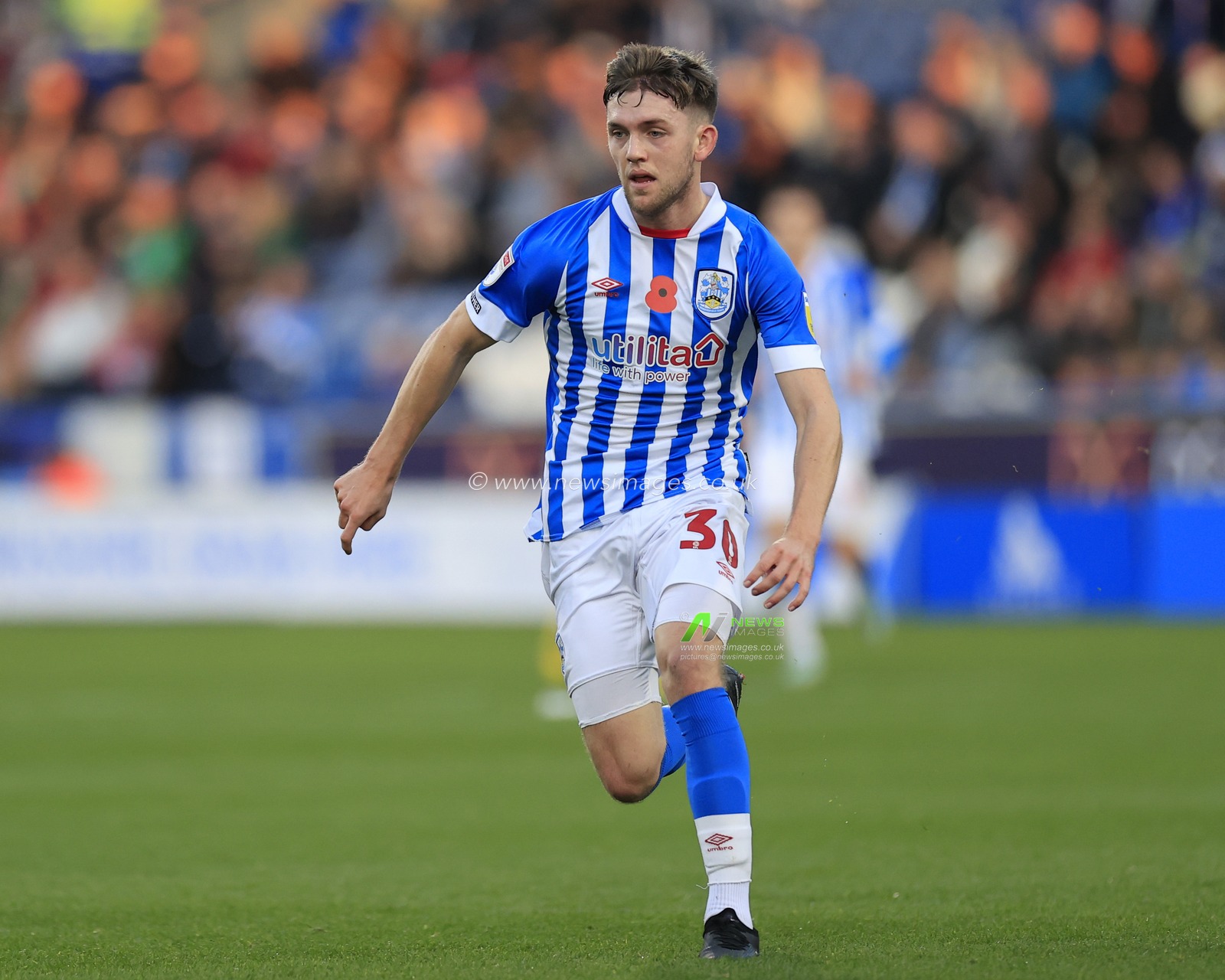 Ben Jackson #30 of Huddersfield Town in action during the Sky Bet Championship match Huddersfield Town vs Swansea City at John Smith's Stadium, Huddersfield, United Kingdom, 12th November 2022

(Photo by Conor Molloy/News Images)
