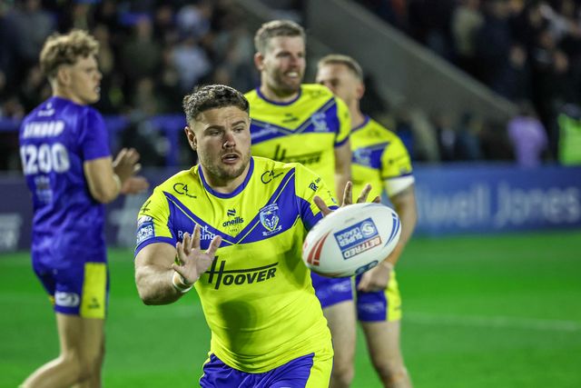 Joe Philbin of Warrington Wolves in the pre-game warm up during the Betfred Super League Round 6 match Warrington Wolves vs Leeds Rhinos at Halliwell Jones Stadium, Warrington, United Kingdom, 28th March 2025

(Photo by Mark Cosgrove/News Images)