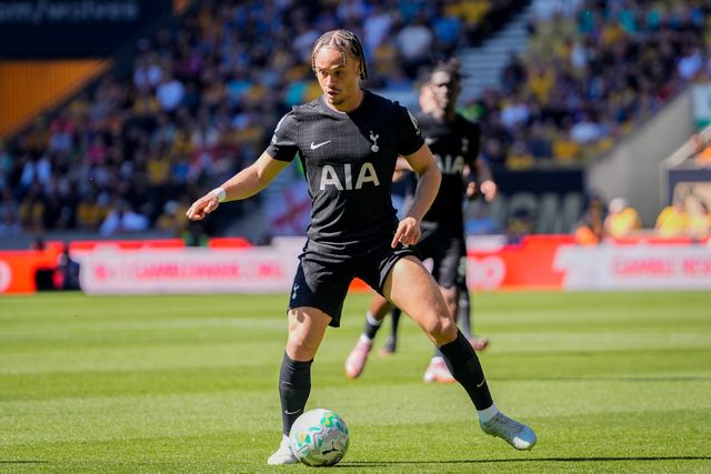 Xavi Simons of Tottenham Hotspur controls the ball  during the Premier League match Wolverhampton Wanderers vs Tottenham Hotspur at Molineux, Wolverhampton, United Kingdom on 25 April 2026

(Photo by Maynard Manyowa/News Images)