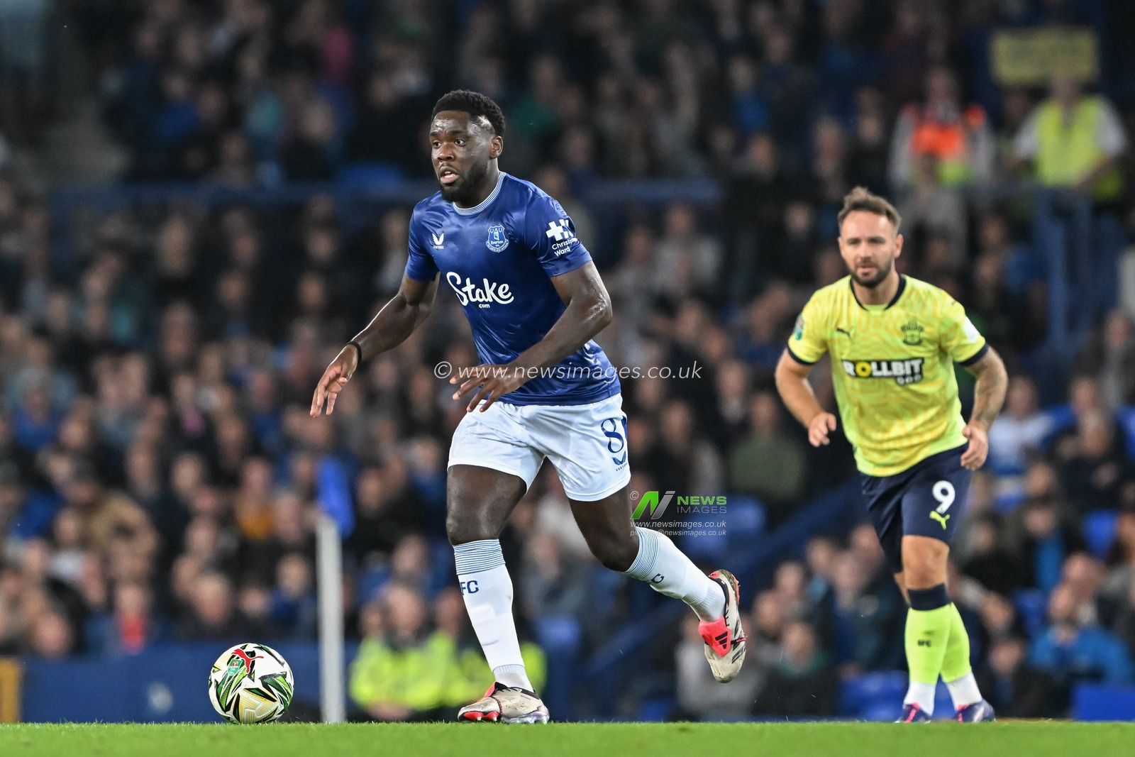 Orel Mangala of Everton carries the ball forwards during the Carabao Cup match Everton vs Southampton at Goodison Park, Liverpool, United Kingdom, 17th September 2024

(Photo by Cody Froggatt/News Images)