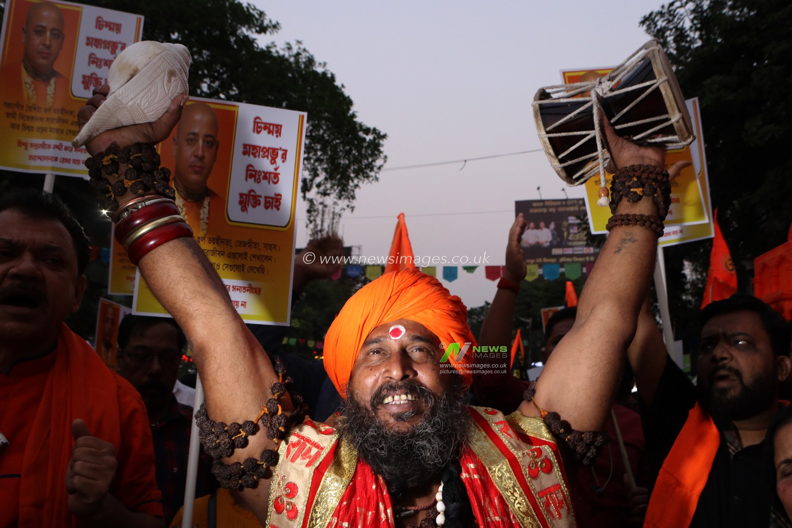 Members of Hindu Jagaran Monch shout slogans during a protest to stop the atrocities against Bangladesh's Hindu minority community, in Kolkata on December 6, 2024.Pictures by  Debajyoti Chakraborty.(Photo: Debajyoti Chakraborty/News Images)