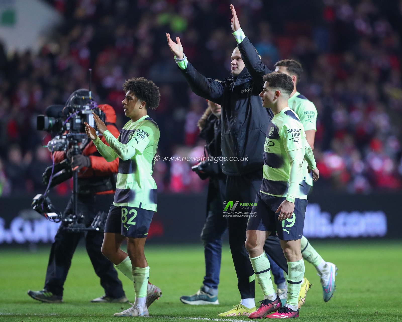 Erling Haaland #9 of Manchester City applauds the travelling fans after the Emirates FA Cup Fifth Round match Bristol City vs Manchester City at Ashton Gate, Bristol, United Kingdom, 28th February 2023

(Photo by Gareth Evans/News Images)