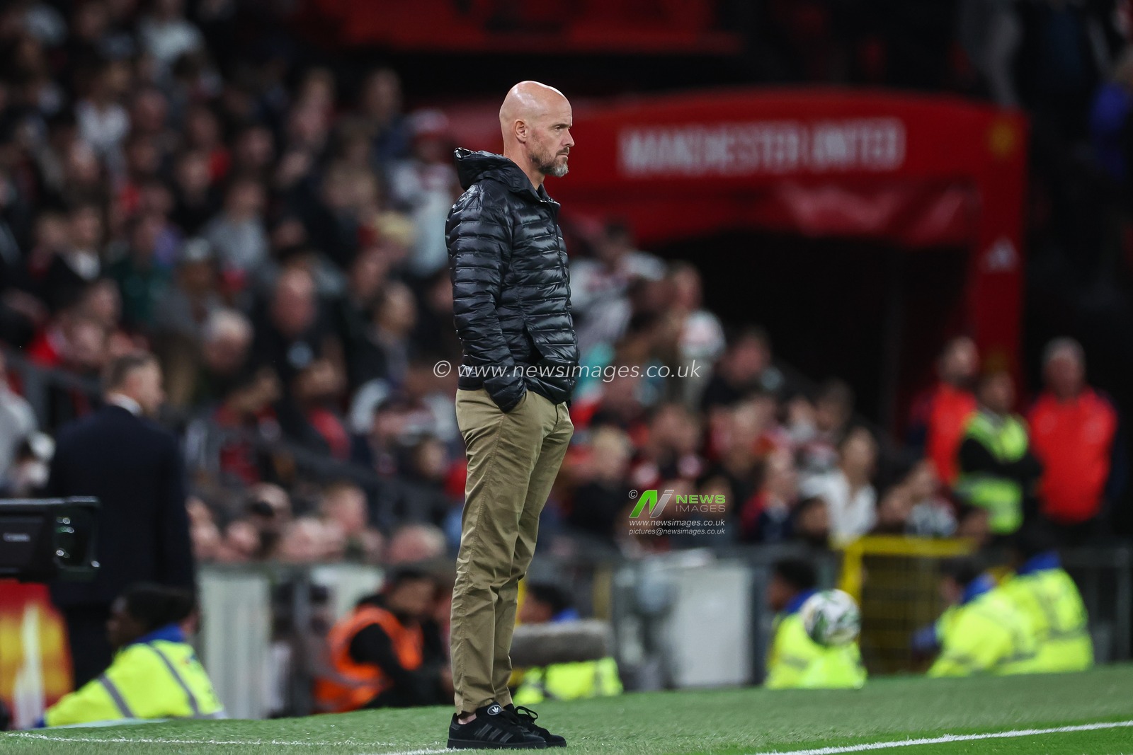 Erik ten Hag Manager of Manchester United during the Carabao Cup 3rd Round match Manchester United vs Barnsley at Old Trafford, Manchester, United Kingdom, 17th September 2024

(Photo by Mark Cosgrove/News Images)