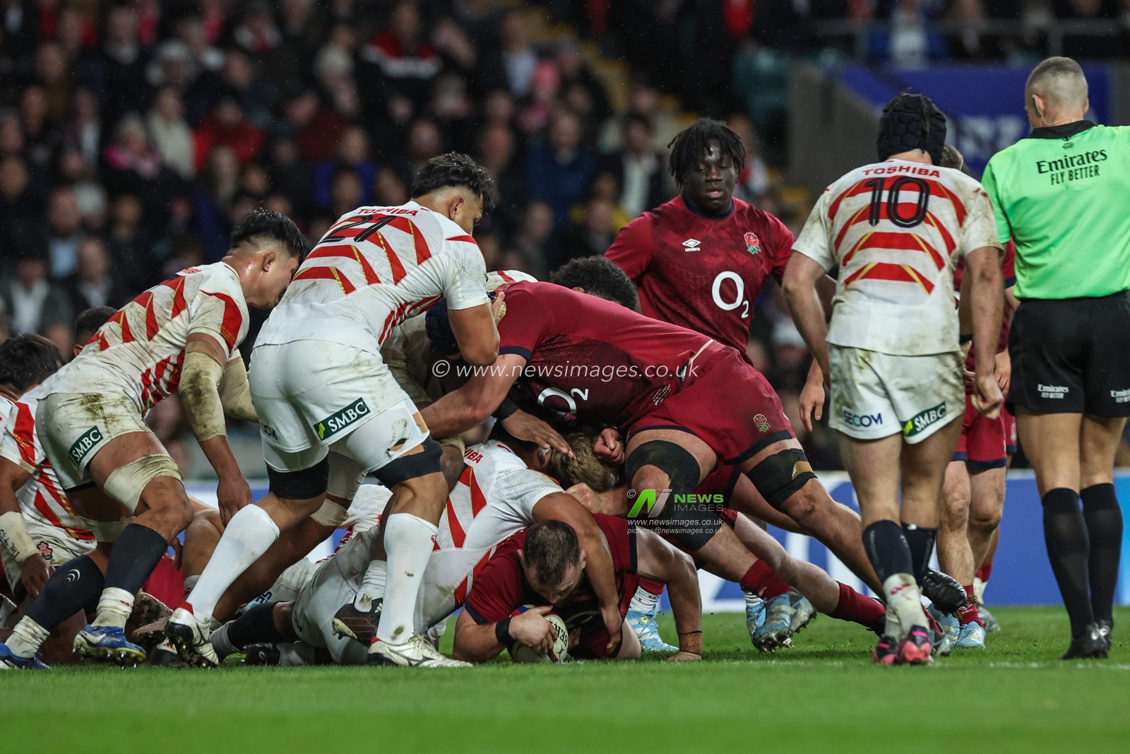 Luke Cowan-Dickie of England goes over for a try during the Autumn Nations Series match England vs Japan at Allianz Stadium, Twickenham, United Kingdom, 24th November 2024

(Photo by Mark Cosgrove/News Images)