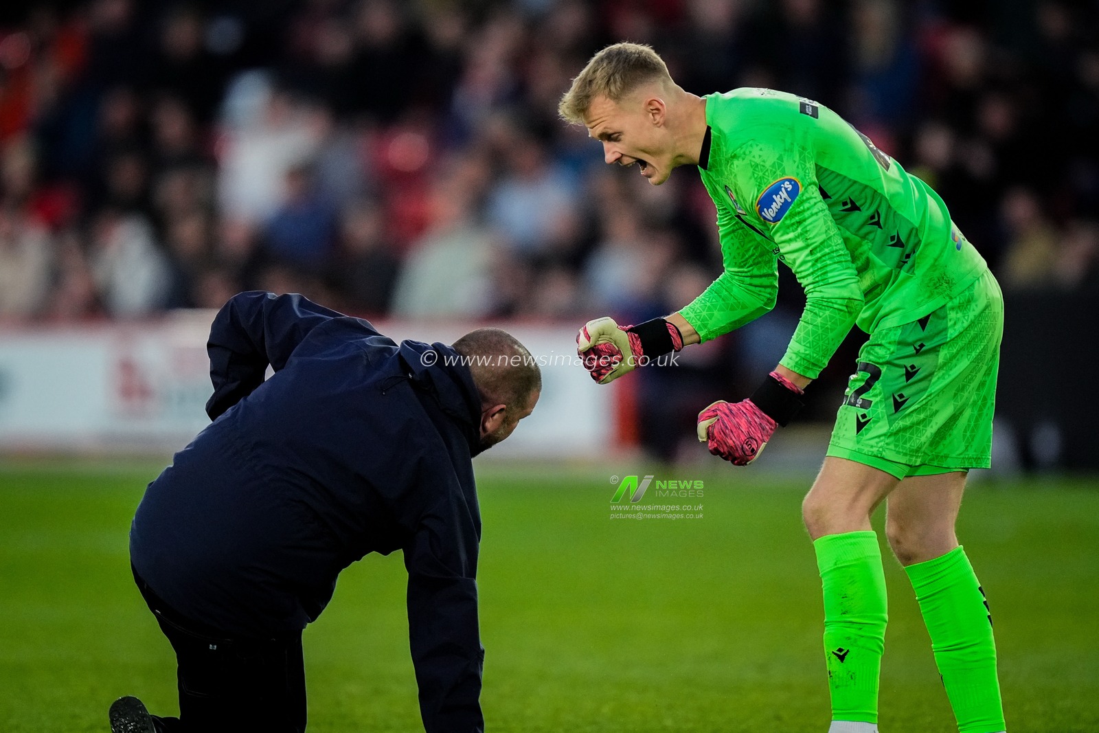 Blackburn Rovers goalkeeper Balazs Toth reacts after a fan invades the pitch to celebrate Yuki Ohashi of Blackburn Rovers scoring a goal to make it 0-2  during the Sky Bet Championship match Sheffield United vs Blackburn Rovers at Bramall Lane, Sheffield, United Kingdom on 22 April 2026

(Photo by Maynard Manyowa/News Images)