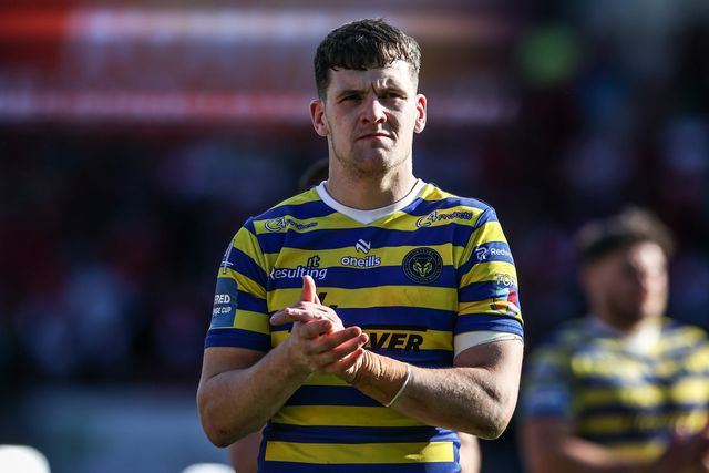 Josh Thewlis of Warrington Wolves applauds the fans after the game during the Betfred Challenge Cup Semi-Finals match Warrington Wolves vs Hull KR at Eco-Power Stadium, Doncaster, United Kingdom on 10 May 2026

(Photo by Alfie Cosgrove/News Images)