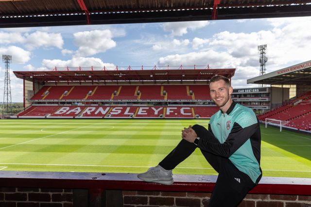Jamie McCart joins Barnsley FC on a season long loan