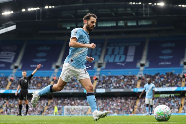 Bernardo Silva of Manchester City walks over to take corner kick during the Premier League match Manchester City vs Brentford at The City in the Community Etihad Stadium, Manchester, United Kingdom on 09 May 2026

(Photo by Jorge Horsted/News Images)