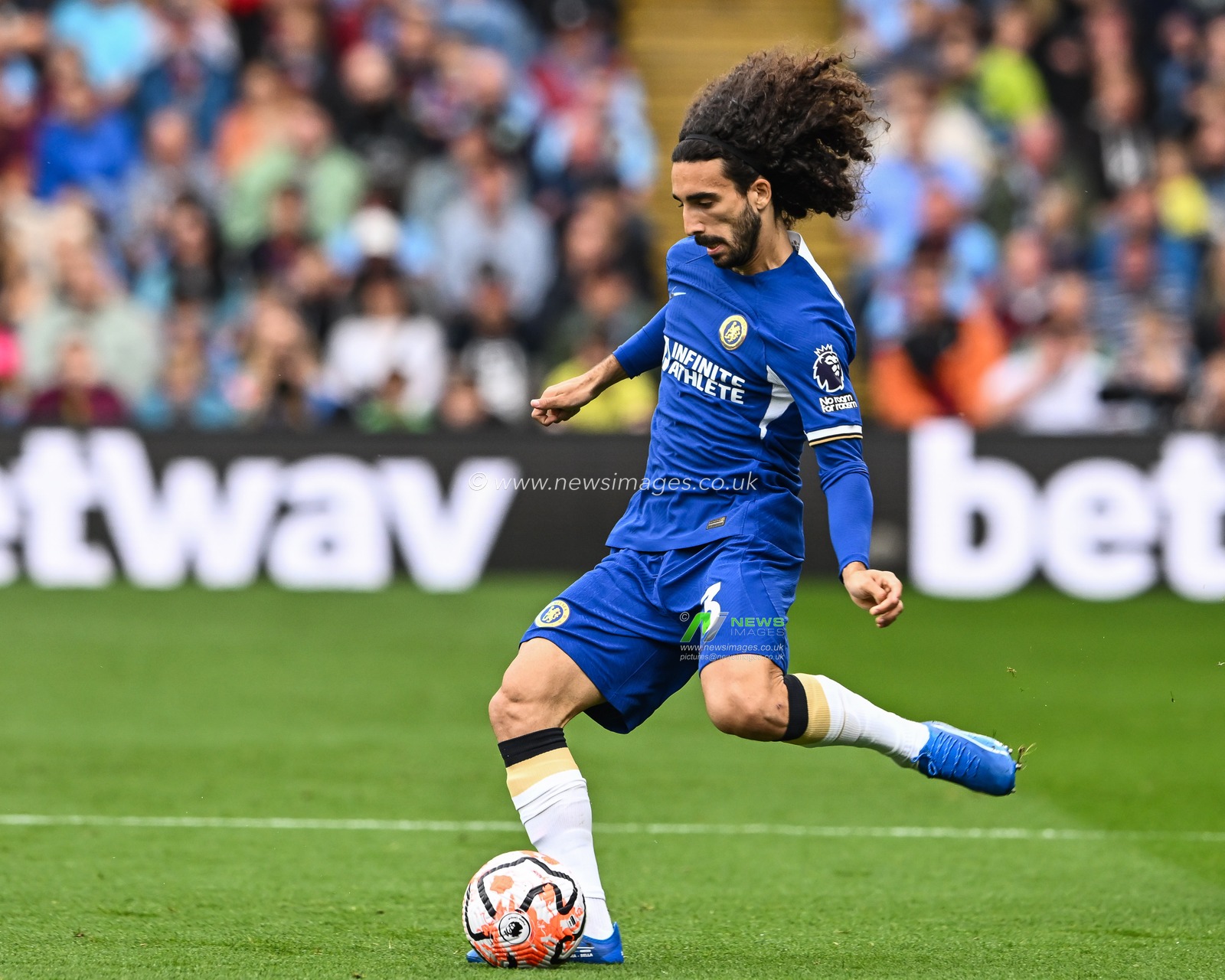 Marc Cucurella #3 of Chelsea in action during the Premier League match Burnley vs Chelsea at Turf Moor, Burnley, United Kingdom, 7th October 2023

(Photo by Craig Thomas/News Images)