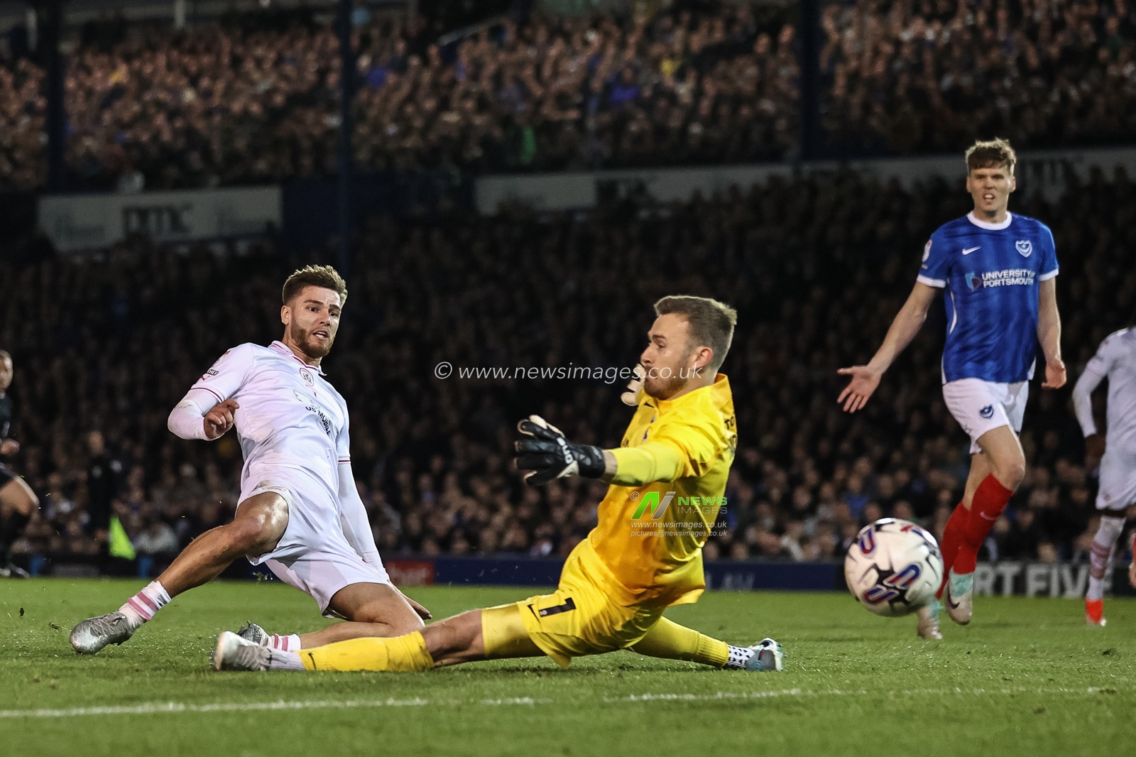 John Mcatee of Barnsley scores to make it 1-2 during the Sky Bet League 1 match Portsmouth vs Barnsley at Fratton Park, Portsmouth, United Kingdom, 16th April 2024

(Photo by Mark Cosgrove/News Images)