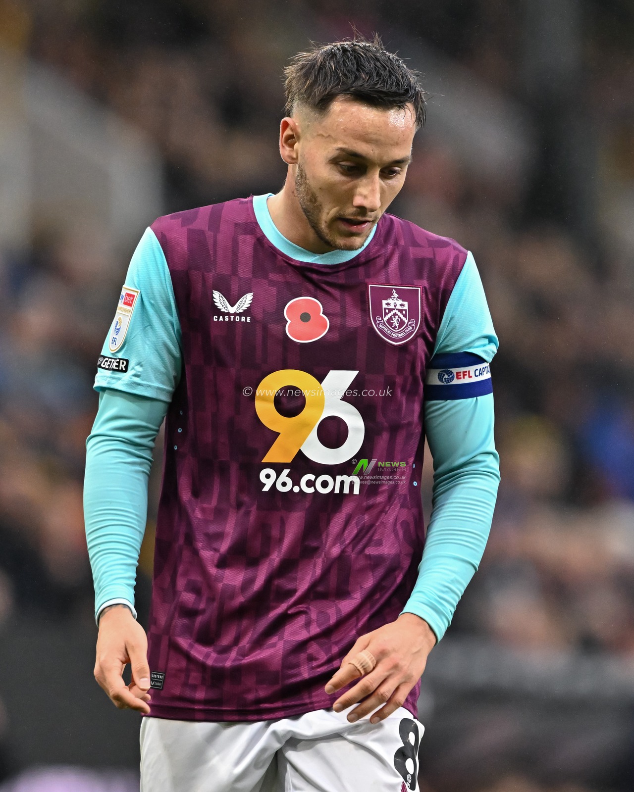 Josh Brownhill of Burnley during the Sky Bet Championship match Burnley vs Swansea City at Turf Moor, Burnley, United Kingdom, 10th November 2024

(Photo by Cody Froggatt/News Images)