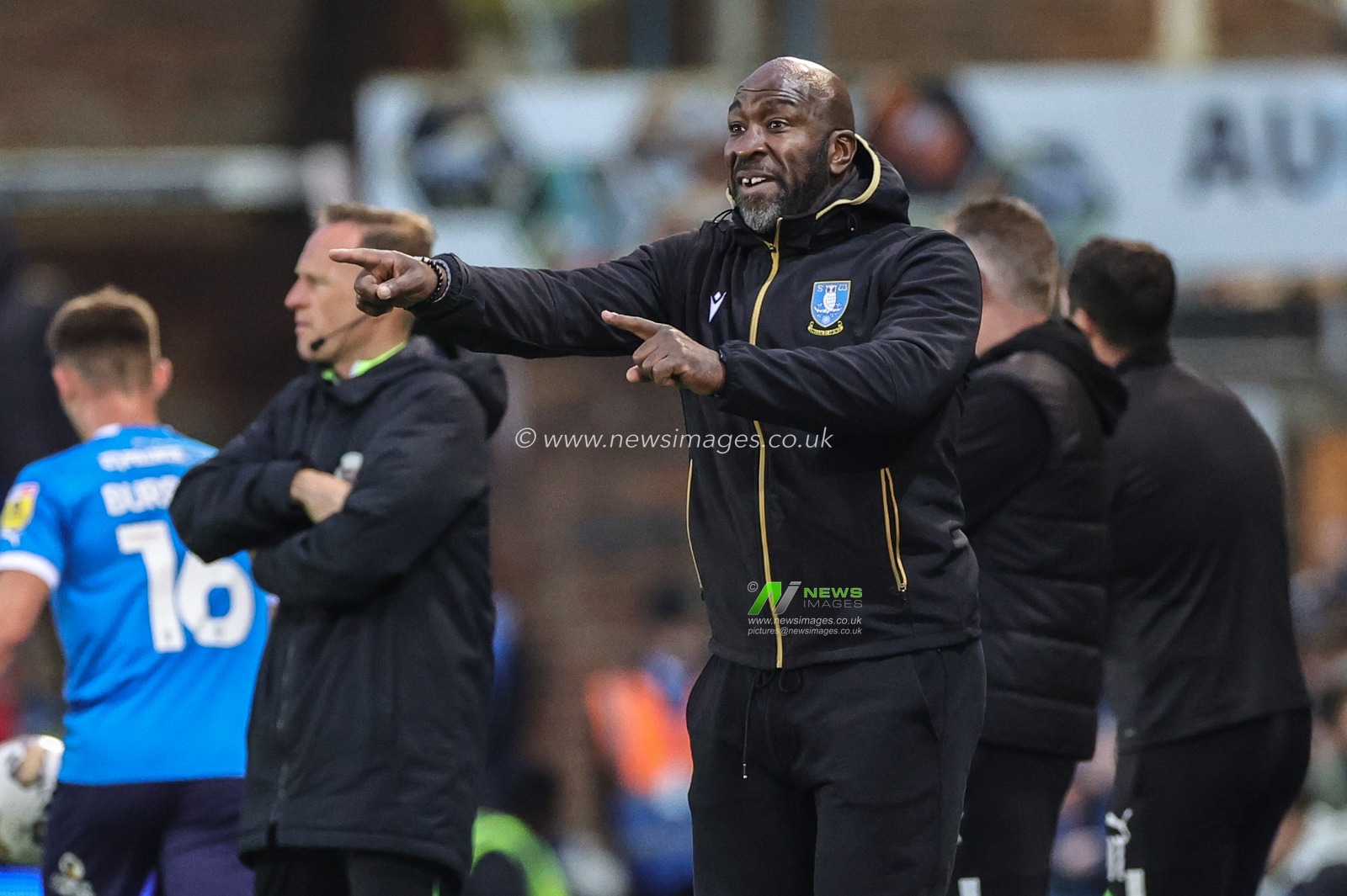 Darren Moore manager of Sheffield Wednesday gives his team instructions  during the Sky Bet League 1 Play-Offs match Peterborough vs Sheffield Wednesday at Weston Homes Stadium, Peterborough, United Kingdom, 12th May 2023

(Photo by Mark Cosgrove/News Images)