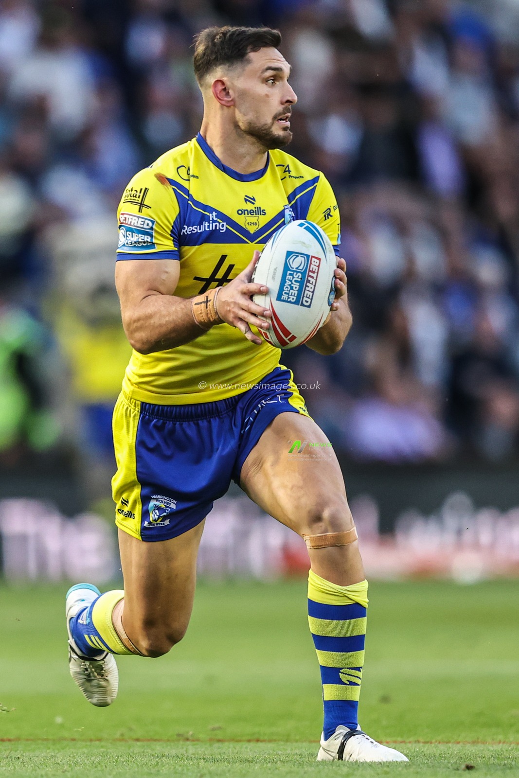 Ryan Matterson of Warrington Wolves during the Betfred Super League round 21 match Warrington Wolves vs Wigan Warriors at Halliwell Jones Stadium, Warrington, United Kingdom, 8th August 2025

(Photo by Alfie Cosgrove/News Images)