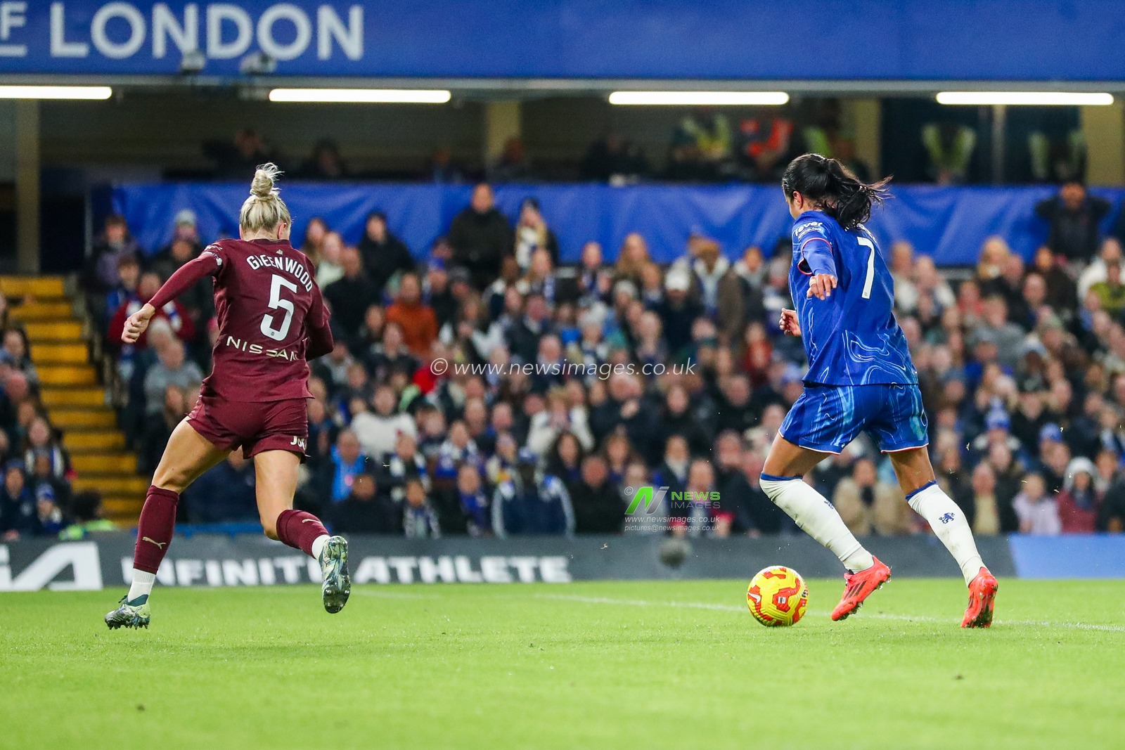 Myra Ramirez of Chelsea Women scores to make it 1-0 during the Barclays Women's Super League match Chelsea FC Women vs Manchester City Women at Stamford Bridge, London, United Kingdom, 16th November 2024

(Photo by Izzy Poles/News Images)
