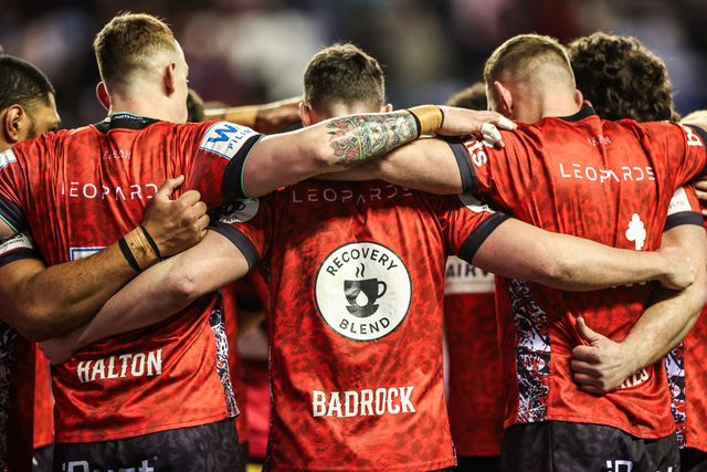 Leigh Leopards have a team huddle before the game during the Betfred Super League match Wigan Warriors vs Leigh Leopards at The Brick Community Stadium, Wigan, United Kingdom on 26 February 2026

(Photo by Alfie Cosgrove/News Images)