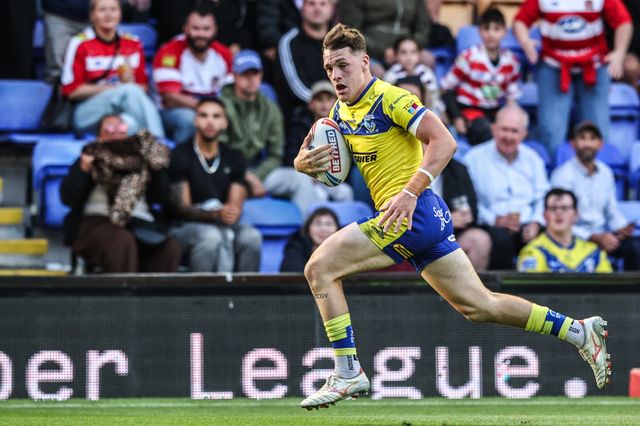 Josh Thewlis of Warrington Wolves scores a solo try during the Betfred Super League round 21 match Warrington Wolves vs Wigan Warriors at Halliwell Jones Stadium, Warrington, United Kingdom, 8th August 2025

(Photo by Alfie Cosgrove/News Images)