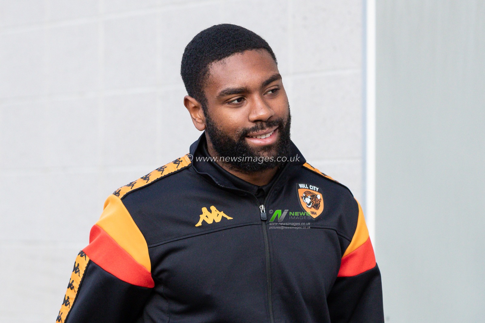 Cyrus Christie #33 of Hull City arrives at The MKM Stadium ahead of the Sky Bet Championship match Hull City vs Sunderland at MKM Stadium, Hull, United Kingdom, 26th December 2023

(Photo by James Heaton/News Images)