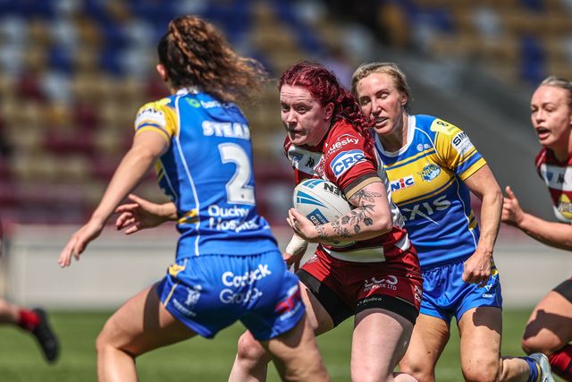 Eva Hunter of Wigan Warriors breaks with the ball during the Betfred Women's Challenge Cup Cup Semi-final match Leeds Rhinos vs Wigan Warriors at LNER Community Stadium, York, United Kingdom, 10th May 2025

(Photo by Alfie Cosgrove/News Images)