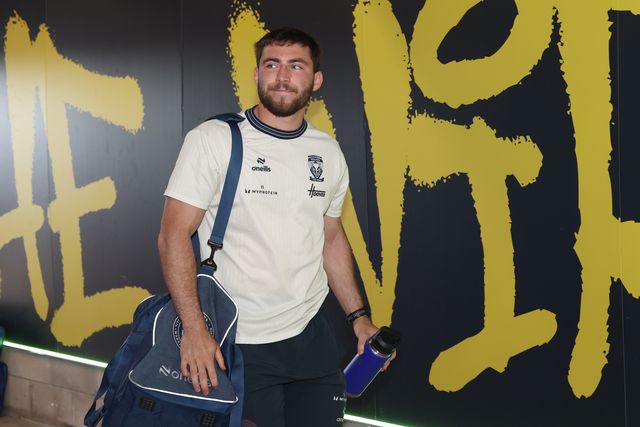 Adam Holroyd of Warrington Wolves arrives during the Betfred Super League round 16 match Warrington Wolves vs Catalans Dragons at The Halliwell Jones Stadium, Warrington, United Kingdom on 25 June 2026

(Photo by Alfie Cosgrove/News Images)