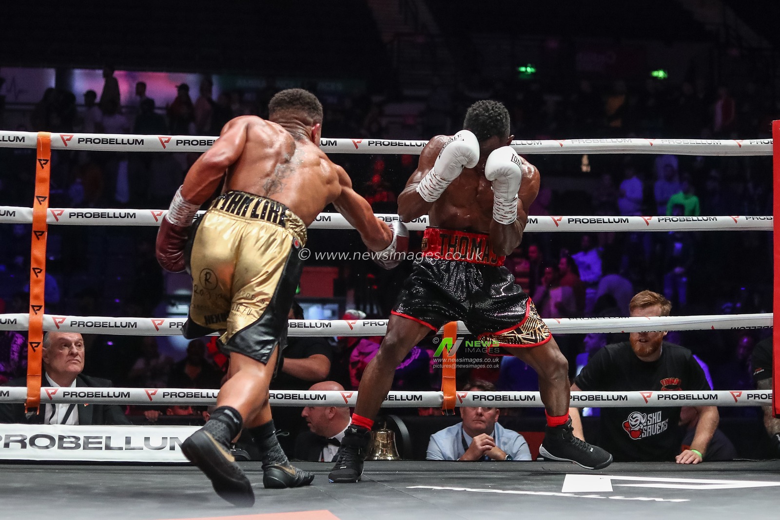 Marcel Braithwaite lands a body shot on Thomas Essomba  in the Thomas Essomba vs Marcel Braithwaite fight at the Sunny Edwards vs Felix Alvarado card at Utilita Arena, Sheffield, United Kingdom, 11th November 2022

(Photo by Gareth Evans/News Images)