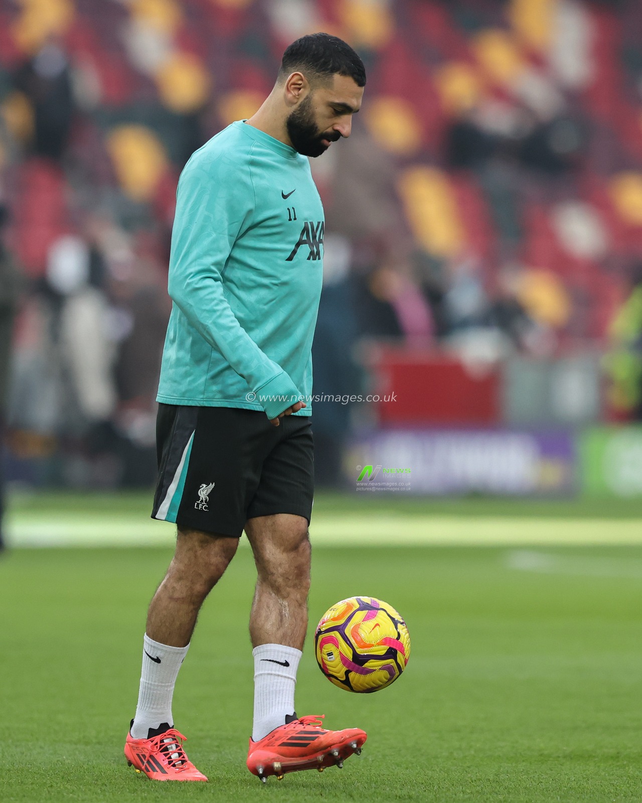 Mohamed Salah of Liverpool in the pregame warmup session during the Premier League match Brentford vs Liverpool at The Gtech Community Stadium, London, United Kingdom, 18th January 2025

(Photo by Alfie Cosgrove/News Images)