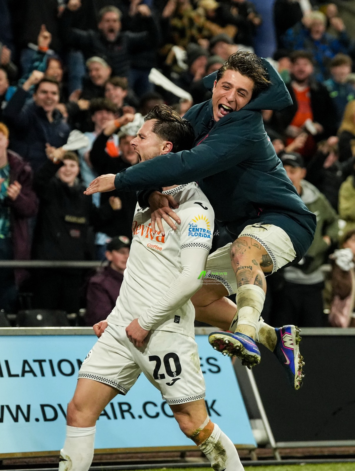 Liam Cullen of Swansea City celebrates scoring a goal with Goncalo Franco during the Sky Bet Championship match Swansea City vs Preston North End at Swansea.com Stadium, Swansea, United Kingdom on 24 February 2026

(Photo by Andrew Lewis/News Images)