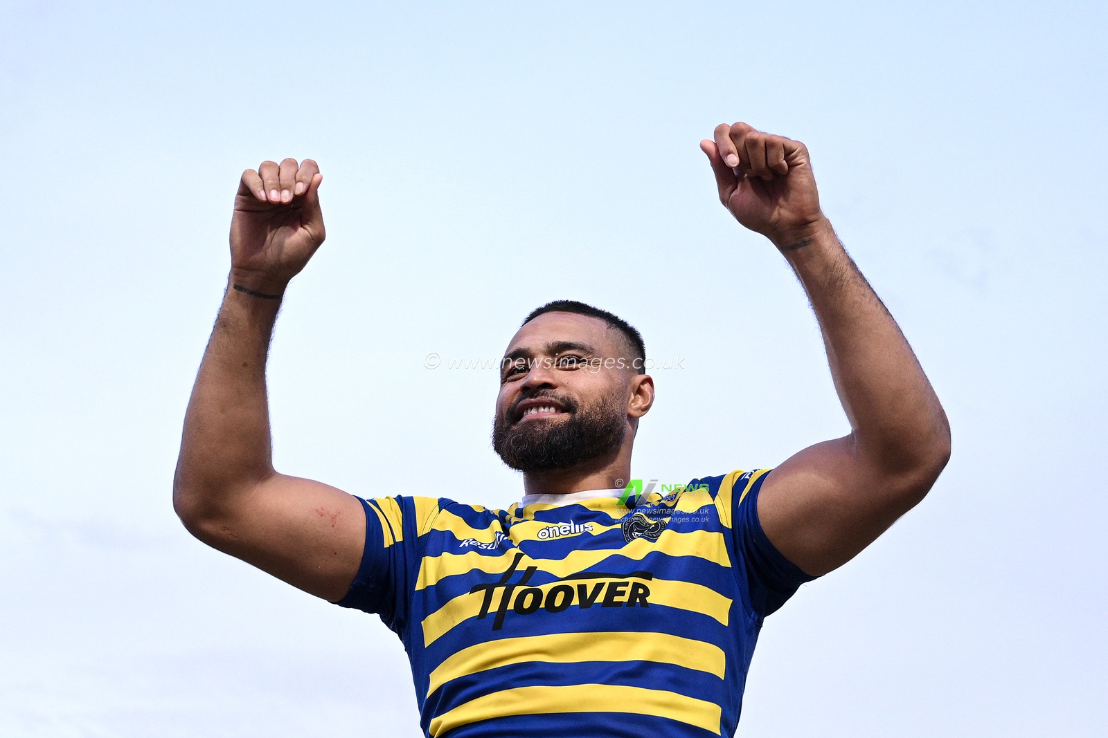 Toafofoa Sipley of Warrington Wolves celebrates following the Betfred Super League round 22 match Bradford Bulls vs Warrington Wolves at Odsal Stadium, Bradford, United Kingdom on 08 August 2026

(Photo by Ben Roberts/News Images)