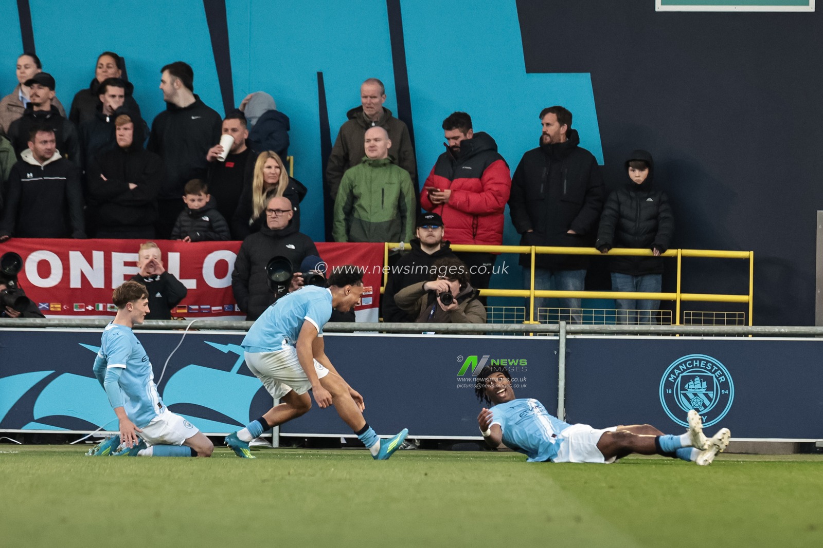Reigan Heskey of Manchester City U18's celebrates his goal to make it  2-1 during the FA Youth Cup Final match Manchester City U18 vs Manchester United U18 at Joie Stadium, Manchester, United Kingdom on 14 May 2026

(Photo by Mark Cosgrove/News Images)