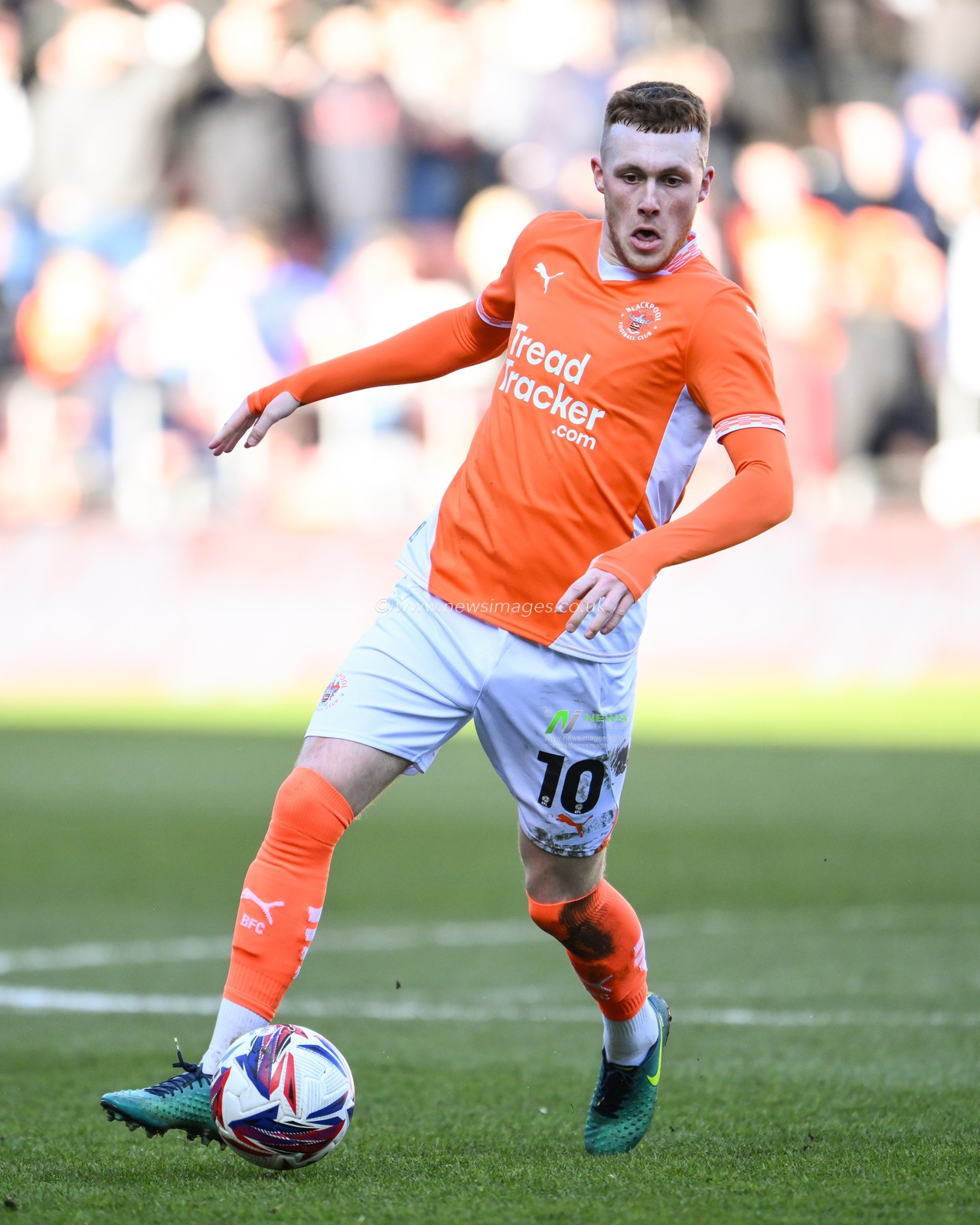 Sonny Carey of Blackpool makes a break with the ball during the Sky Bet League 1 match Blackpool vs Leyton Orient at Bloomfield Road, Blackpool, United Kingdom, 15th March 2025

(Photo by Craig Thomas/News Images)