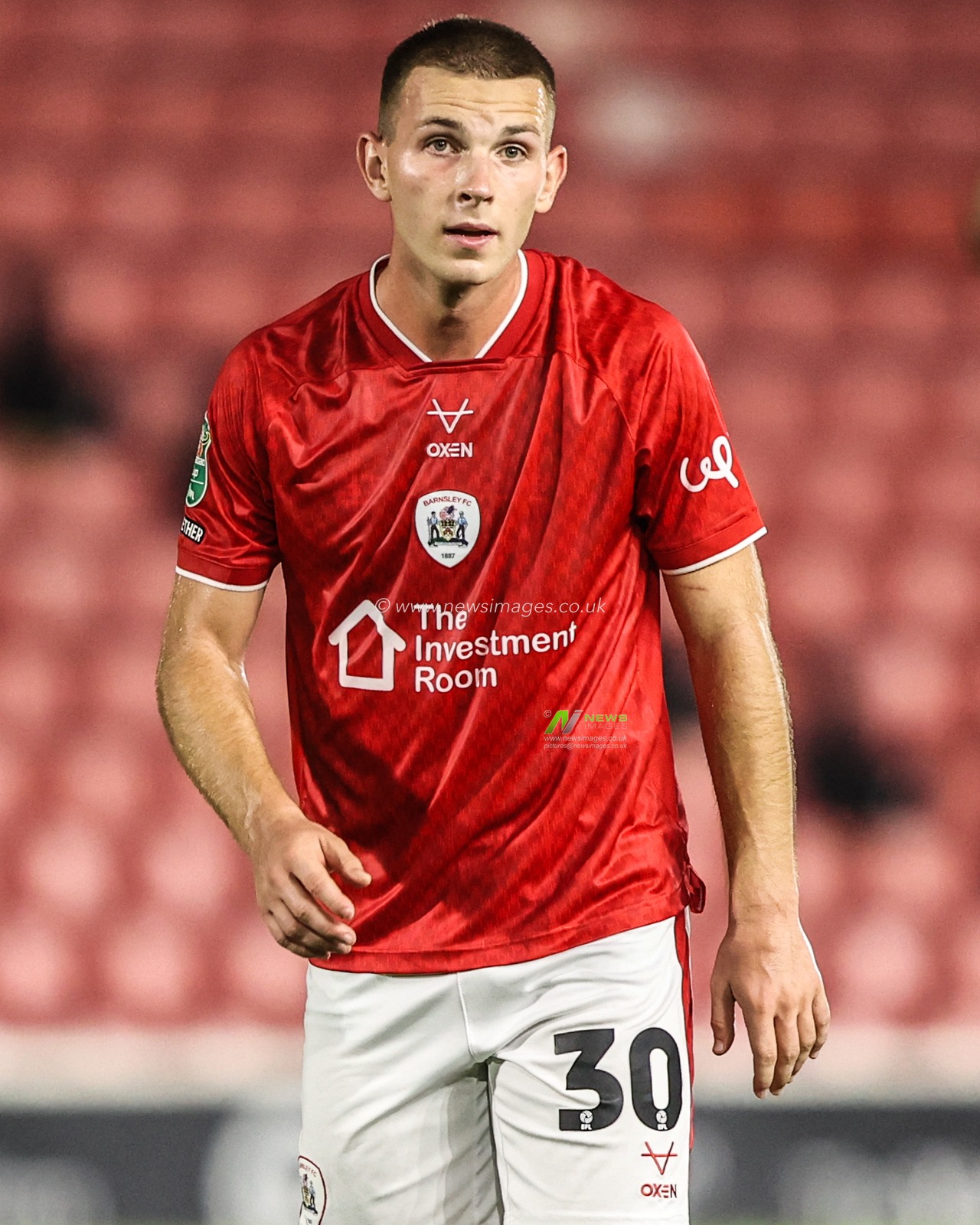 Jonathan Bland of Barnsley during the Carabao Cup round 2 match Barnsley vs Crewe Alexandra at Oakwell, Barnsley, United Kingdom on 25 August 2026

(Photo by Alfie Cosgrove/News Images)