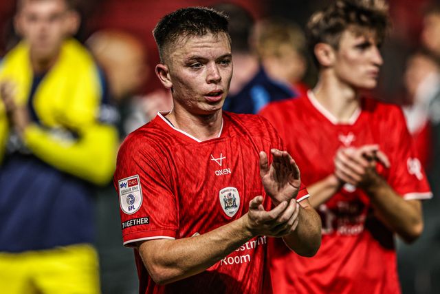Patrick Kelly of Barnsley applauds the fans after the game during the Sky Bet League One match Barnsley vs Blackpool at Oakwell, Barnsley, United Kingdom on 02 September 2026

(Photo by Alfie Cosgrove/News Images)